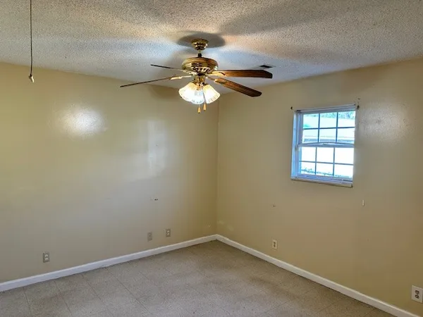 $1,000 | 1716 Bartow Street, Brunswick, GA 31520