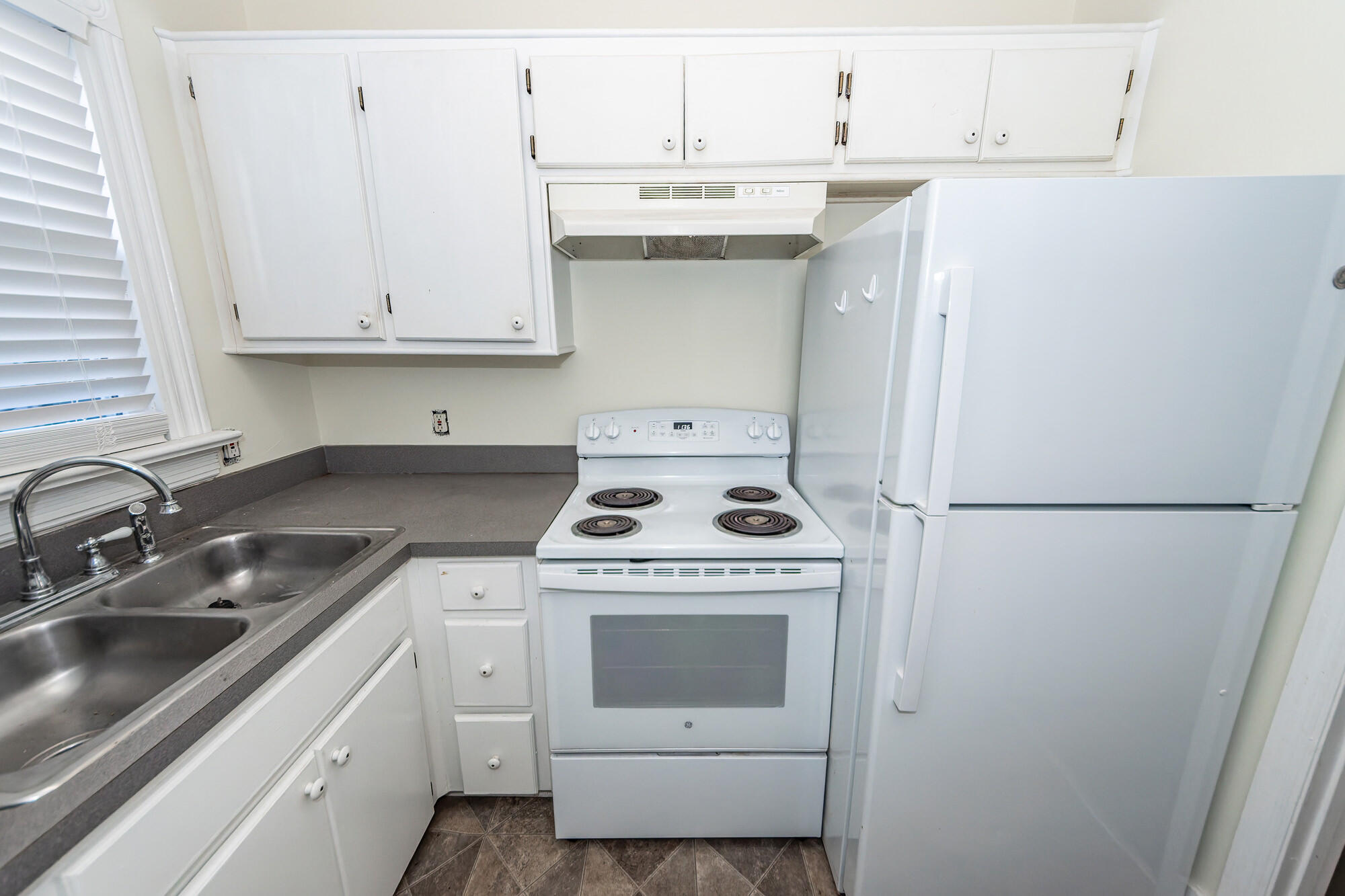 34 Amherst Street, Unit A Charleston, SC 29403 - Photo 9 of 30 08