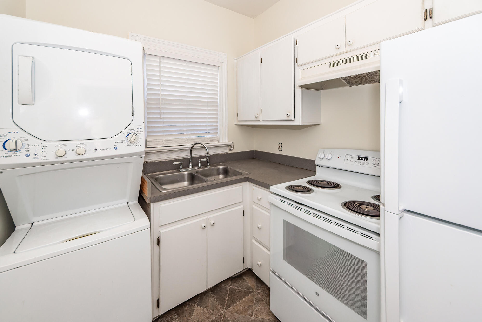 34 Amherst Street, Unit A Charleston, SC 29403 - Photo 10 of 30 07