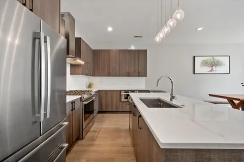 $650,000 | 2730 West Armitage Avenue, Unit 3E, Chicago, IL 60647