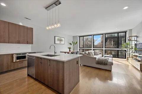 $650,000 | 2730 West Armitage Avenue, Unit 3E, Chicago, IL 60647