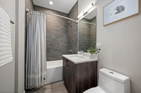 $650,000 | 2730 West Armitage Avenue, Unit 3E, Chicago, IL 60647