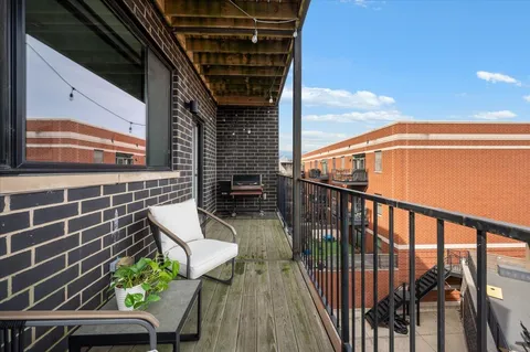 $650,000 | 2730 West Armitage Avenue, Unit 3E, Chicago, IL 60647