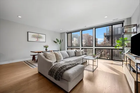 $650,000 | 2730 West Armitage Avenue, Unit 3E, Chicago, IL 60647