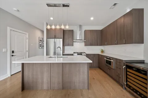 $650,000 | 2730 West Armitage Avenue, Unit 3E, Chicago, IL 60647