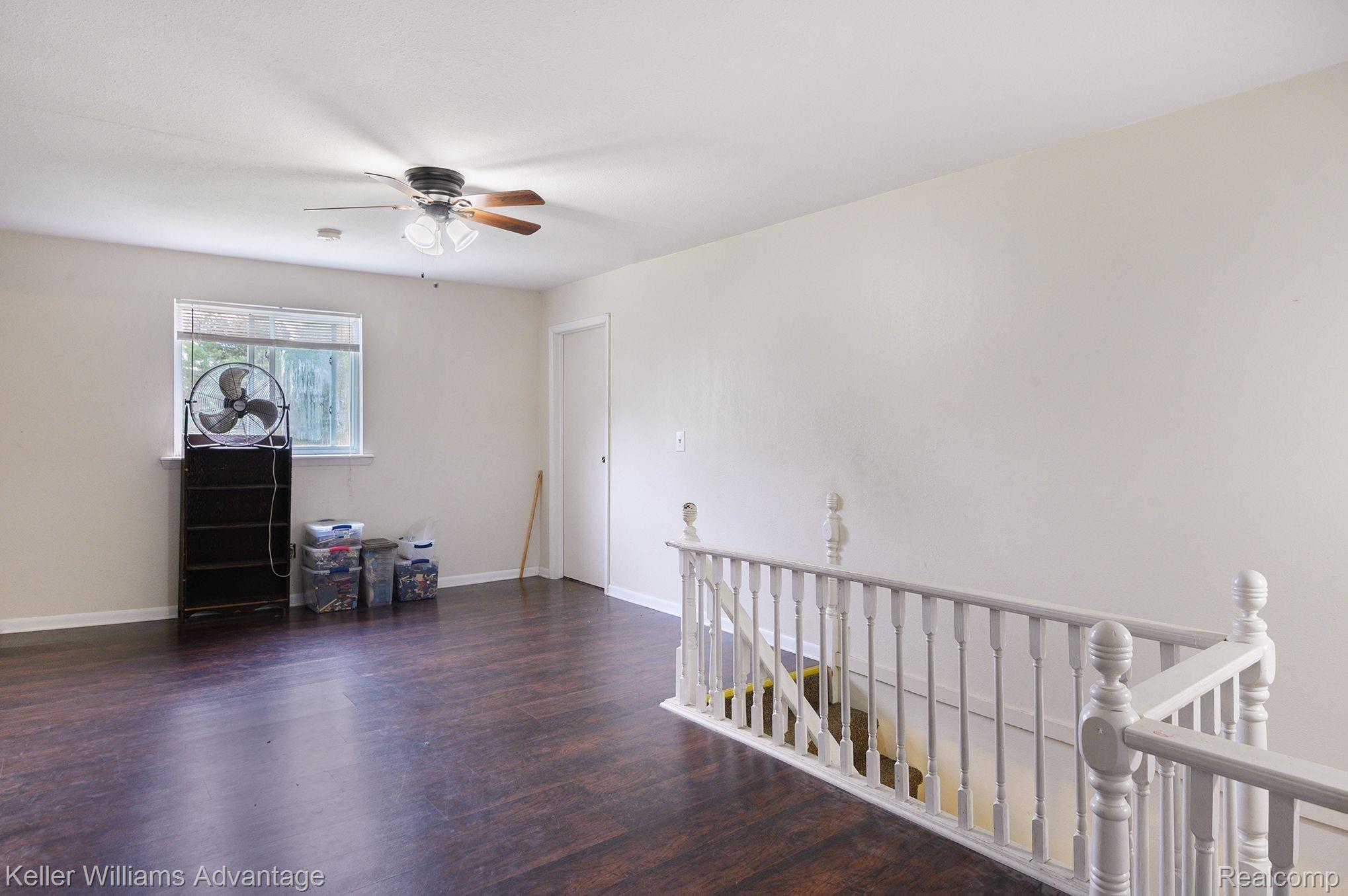 9898 South Lewis Road Millington, MI 48746 - Photo 11 of 20 Upstairs Living Area.jpeg