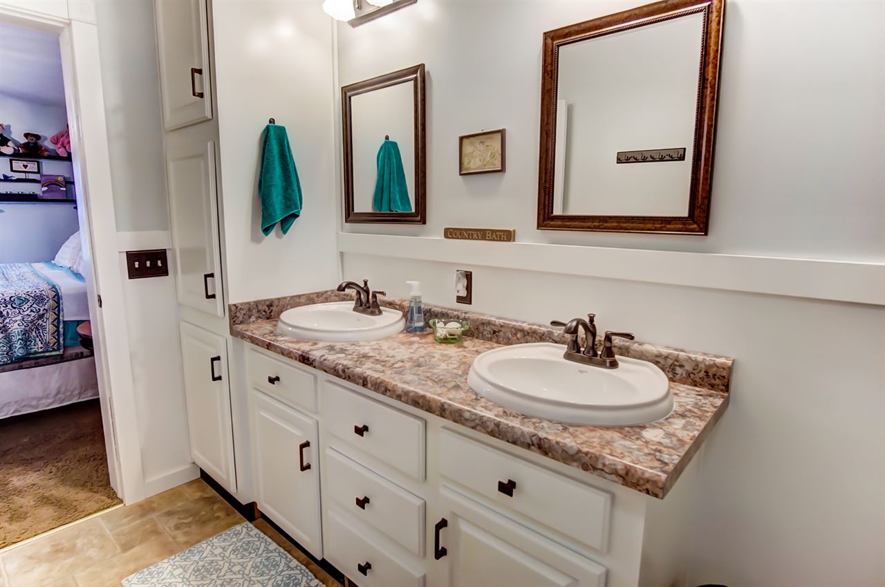 916 Hawpatch Street Lagrange, IN 46761 - Photo 14 of 30 Gallery Image 14