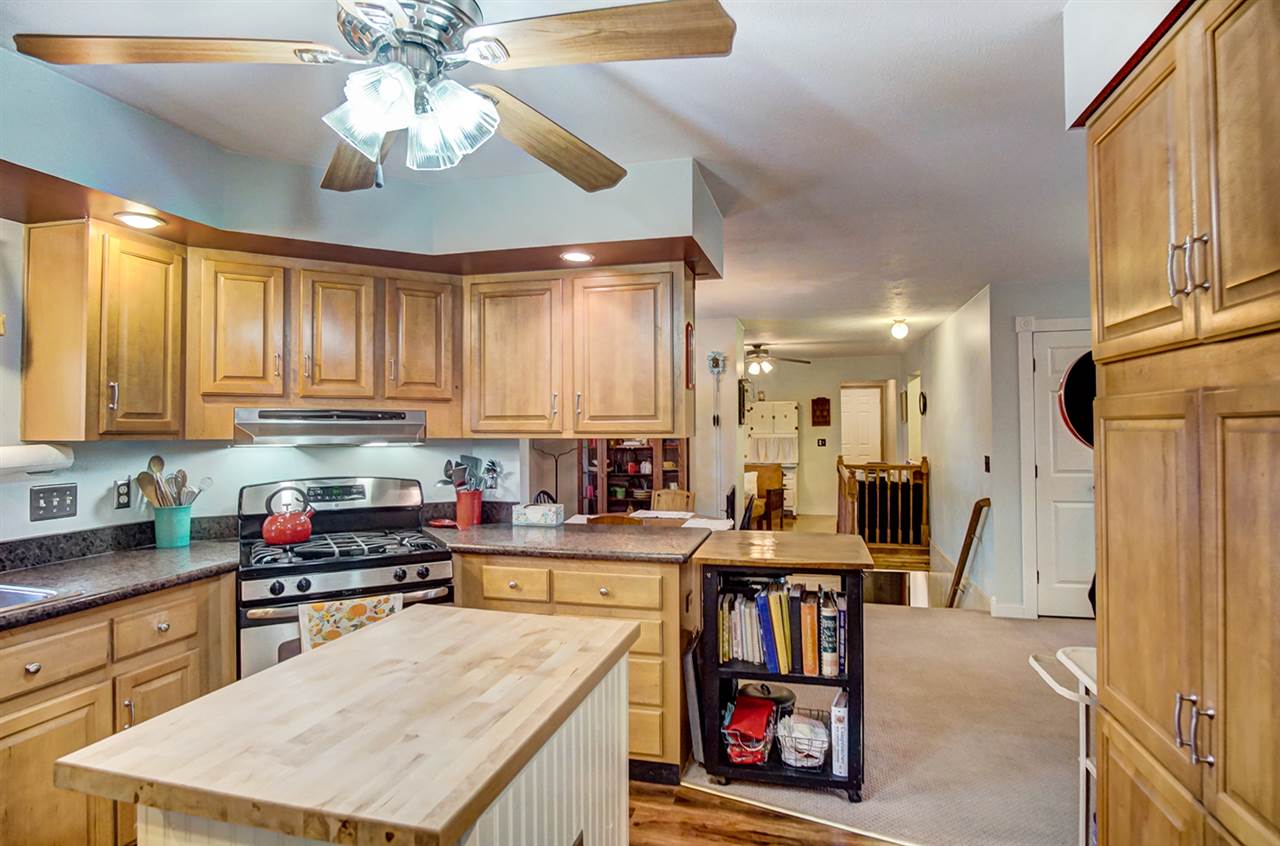 916 Hawpatch Street Lagrange, IN 46761 - Photo 8 of 30 Gallery Image 8