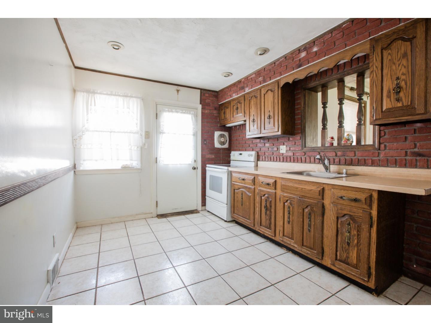 341 Bennett Road Springfield, PA 19064 - Photo 5 of 19