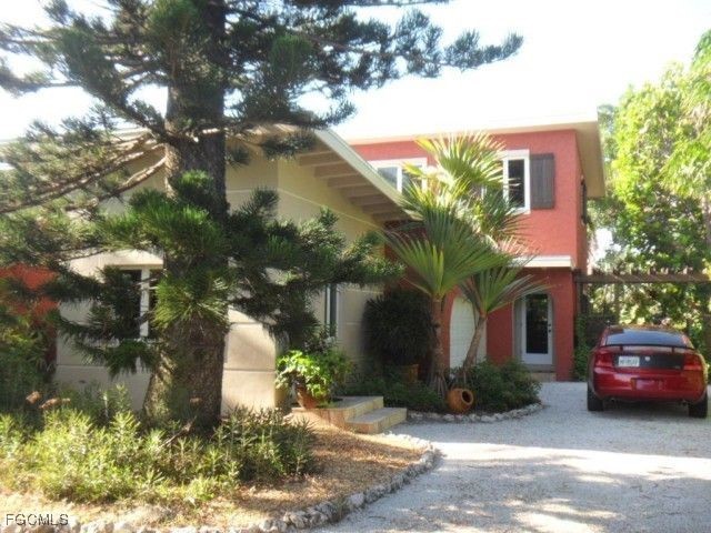 505 Lighthouse Way Sanibel, FL 33957 - Photo 3 of 11