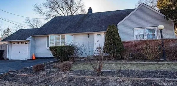 $759,000 | 2206 Union Boulevard, Bay Shore, NY 11706