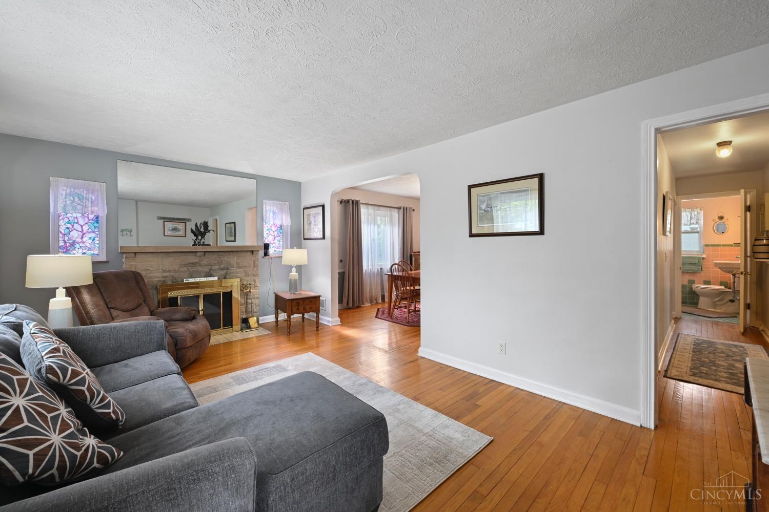 5215 Ralph Avenue Cincinnati, OH 45238 - Photo 9 of 33 Gallery Image 9