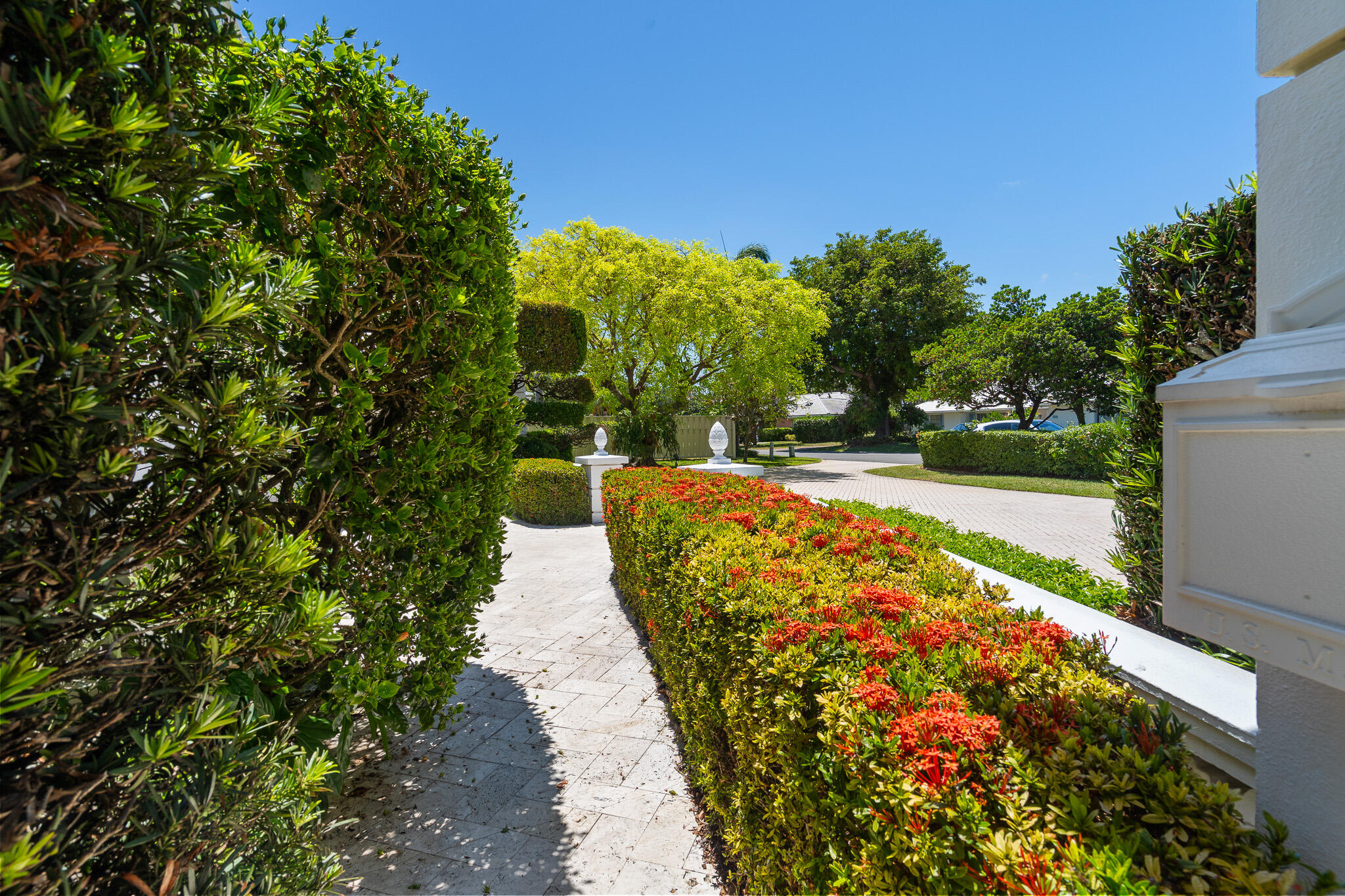 57 Cayuga Road Sea Ranch Lakes, FL 33308 - Photo 65 of 79 Courtyard