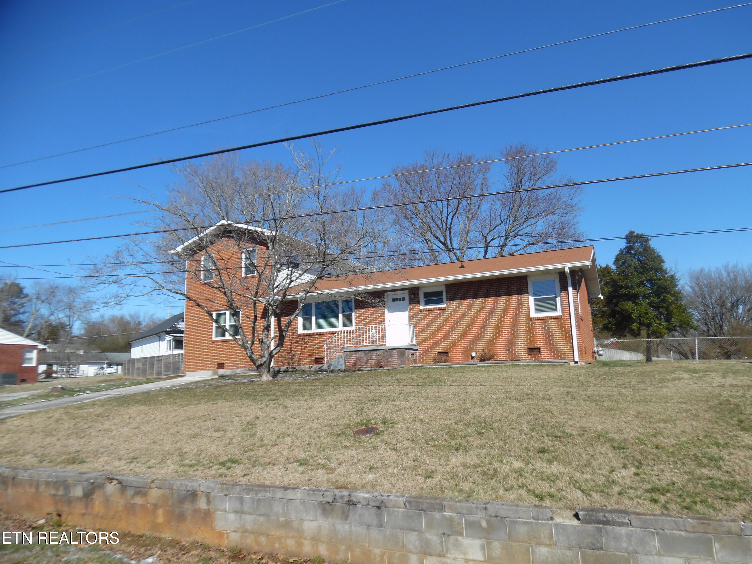 5312 Rowan Road Knoxville, TN 37912 - Photo 3 of 54 Mostly Brick Home