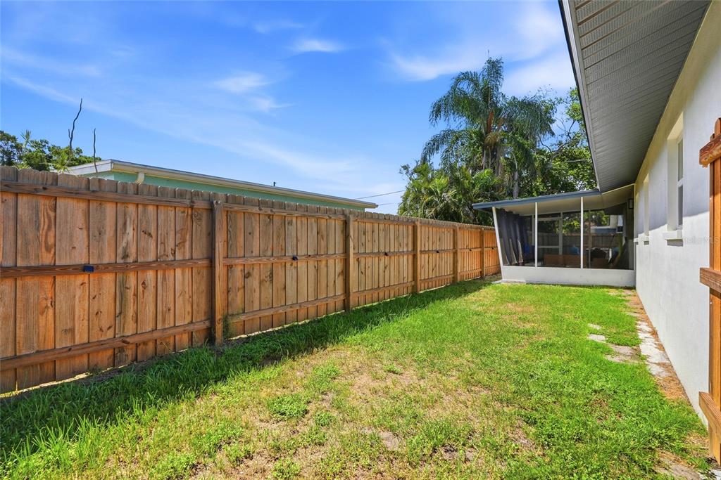 2117 North Hercules Avenue Clearwater, FL 33763 - Photo 35 of 43