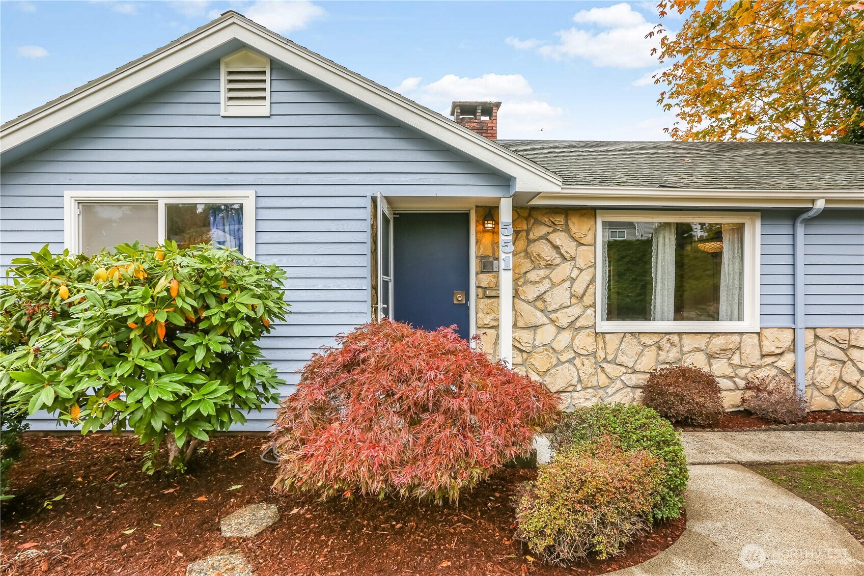 551 Bronson Way Northeast Renton, WA 98056 - Photo 2 of 25