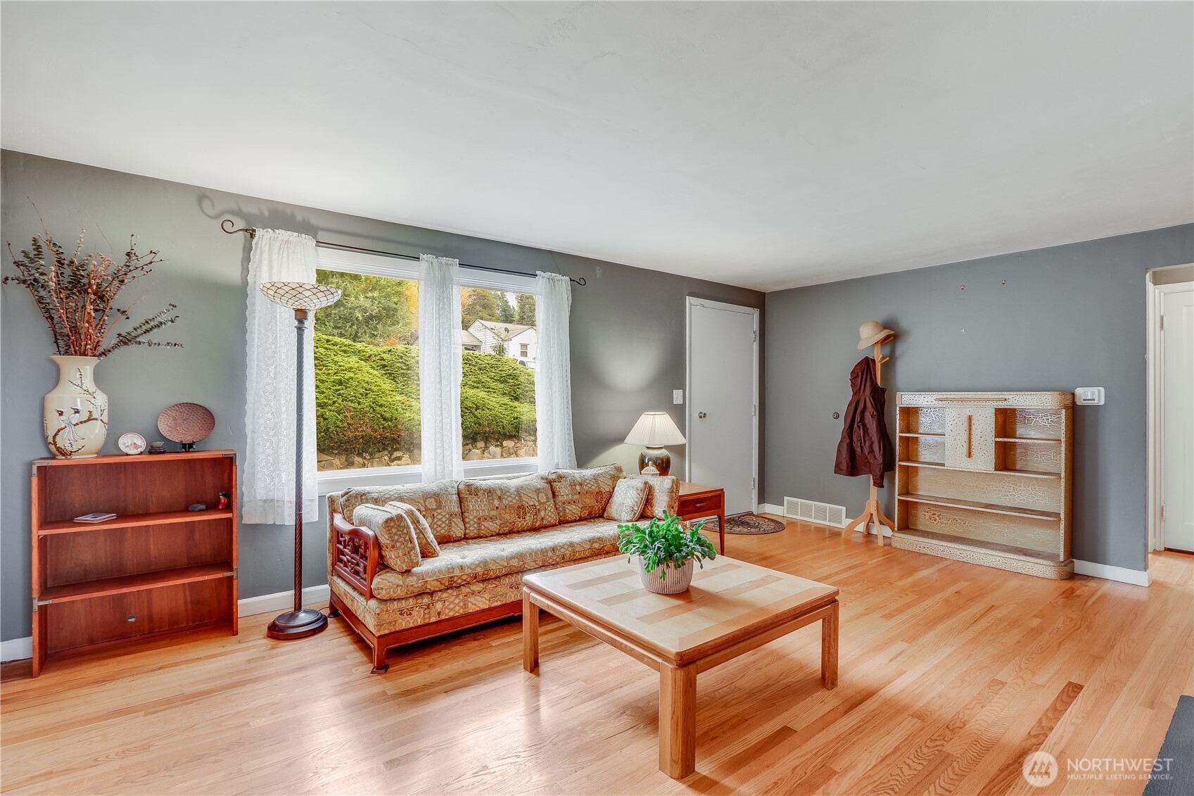 551 Bronson Way Northeast Renton, WA 98056 - Photo 3 of 25