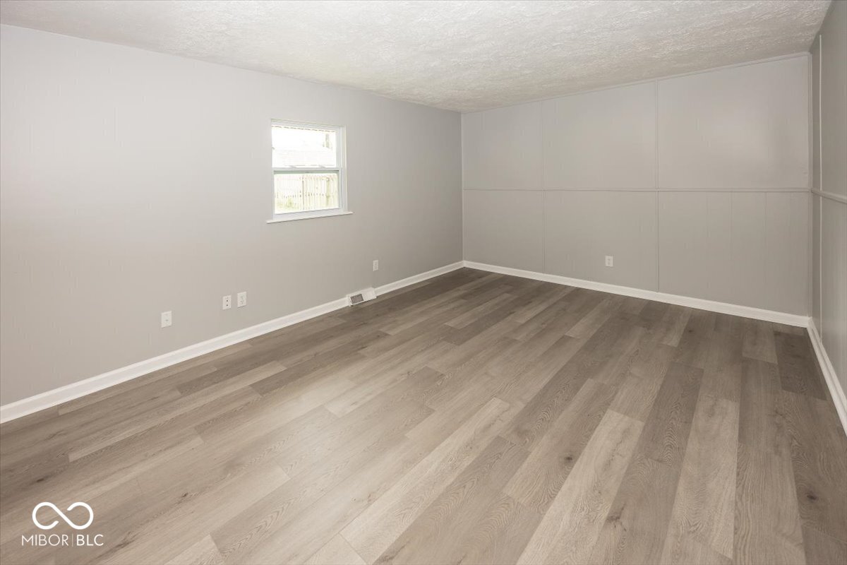 8145 Railroad Road Indianapolis, IN 46217 - Photo 5 of 18 Gallery Image 5