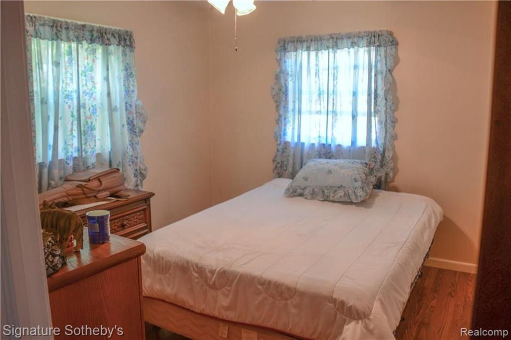 2677 Hessel Avenue Rochester Hills, MI 48307 - Photo 16 of 24