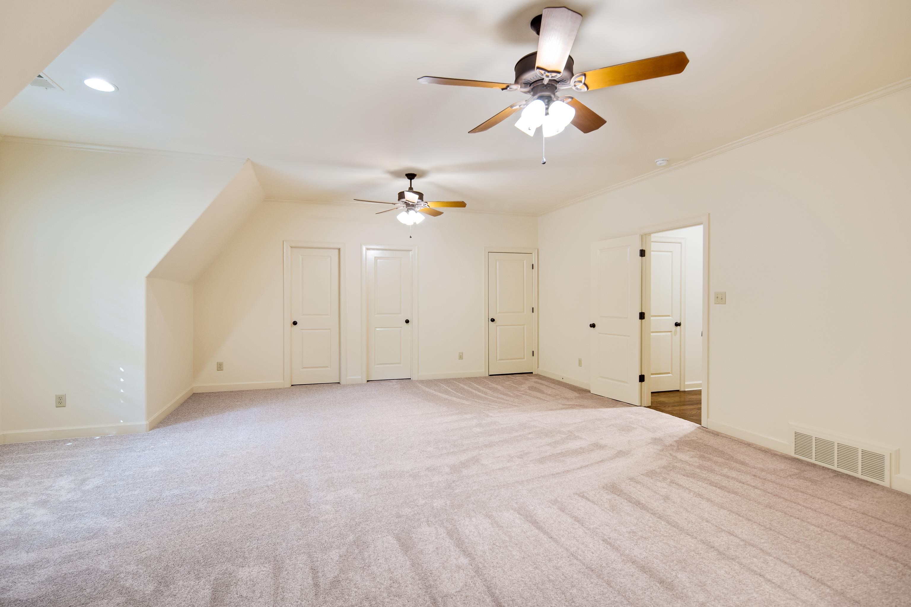 4938 Barfield Road Memphis, TN 38117 - Photo 28 of 40 a view of an empty room