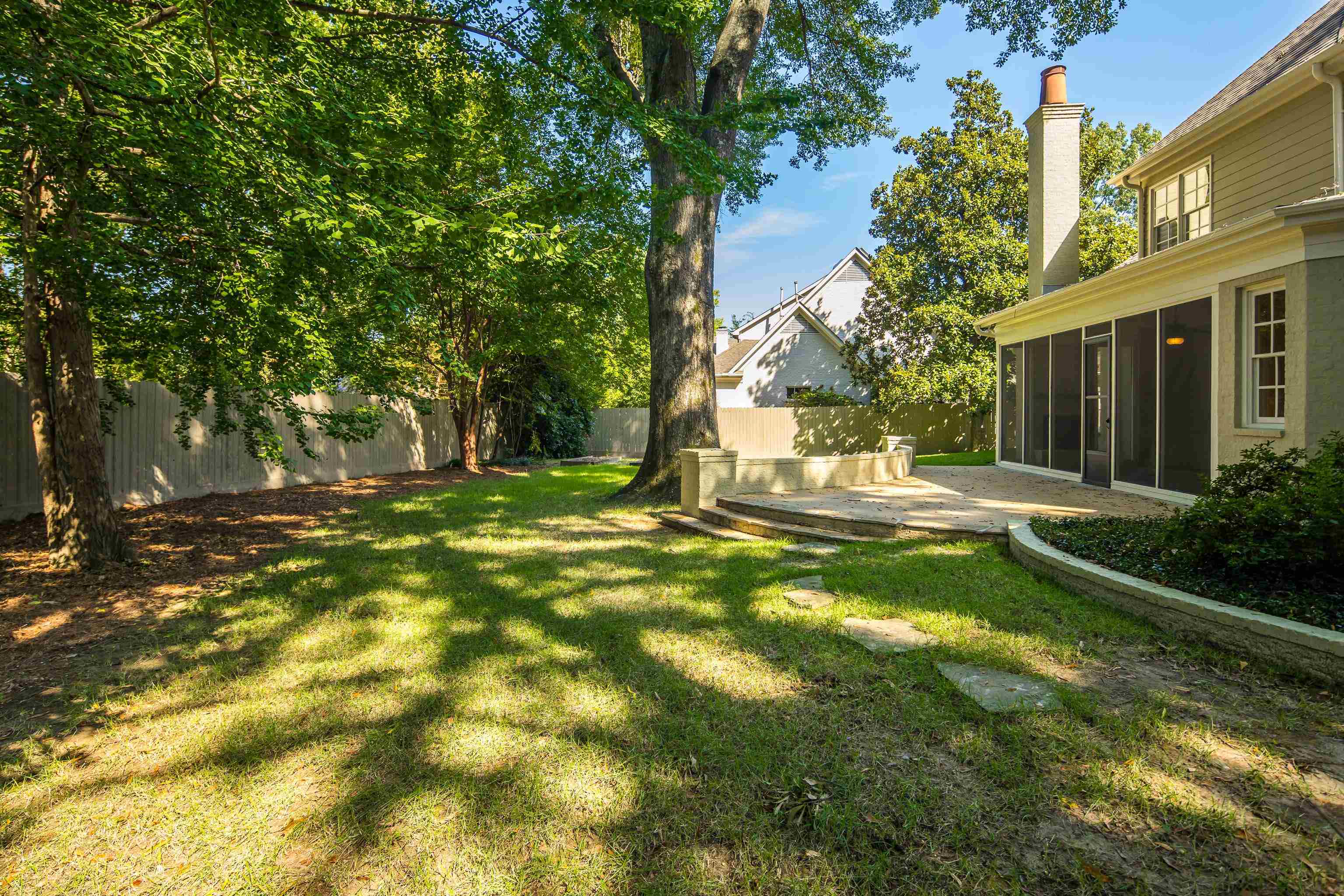 4938 Barfield Road Memphis, TN 38117 - Photo 33 of 40 a view of outdoor space yard and green space