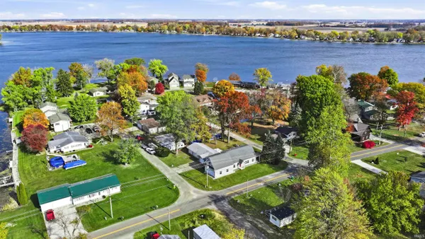 $395,000 | 4160 West Shore Drive, Bremen, IN 46506