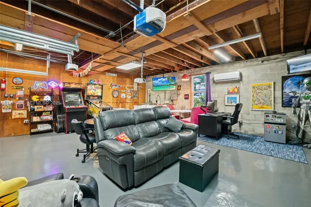 $774,900 | 281 Iroquois Street, Miami Springs, FL 33166