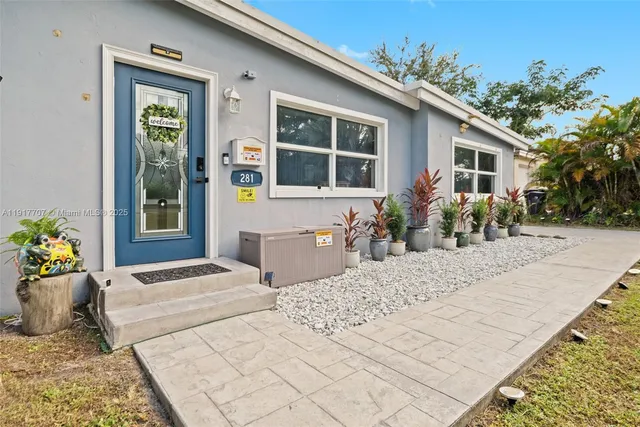 a house view with a outdoor space