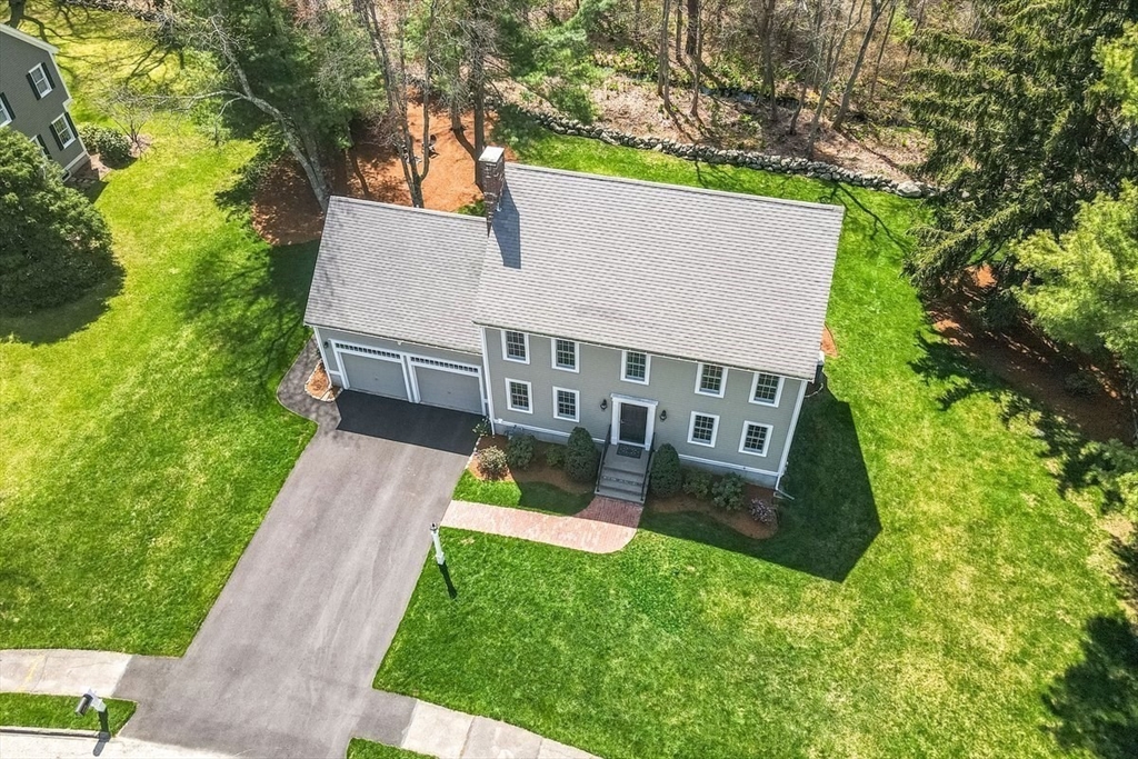 7 Tanglewood Road Walpole, MA 02032 - Photo 3 of 40