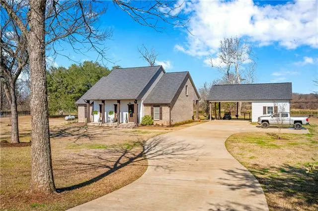 $545,000 | 462 Riverview Drive, Natchez, LA 71456