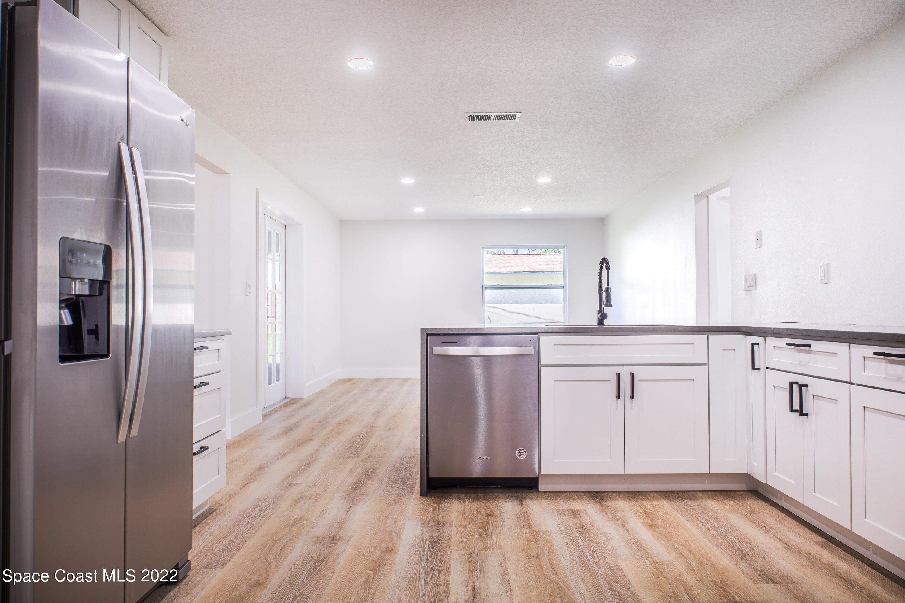 1050 St George Road Merritt Island, FL 32952 - Photo 2 of 24 Kitchen
