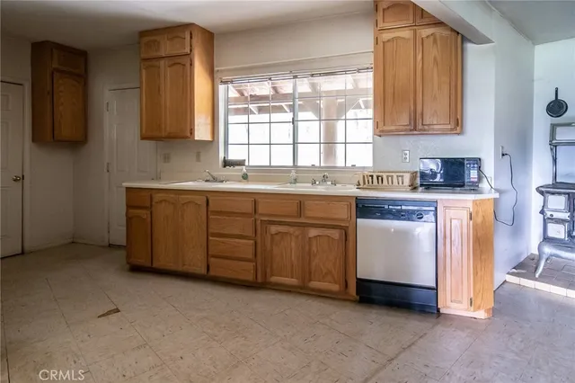 a view of a livingroom with furniture