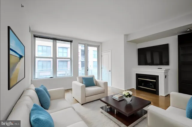 $3,150 | 715 6th Street Northwest, Unit 904, Washington, DC 20001