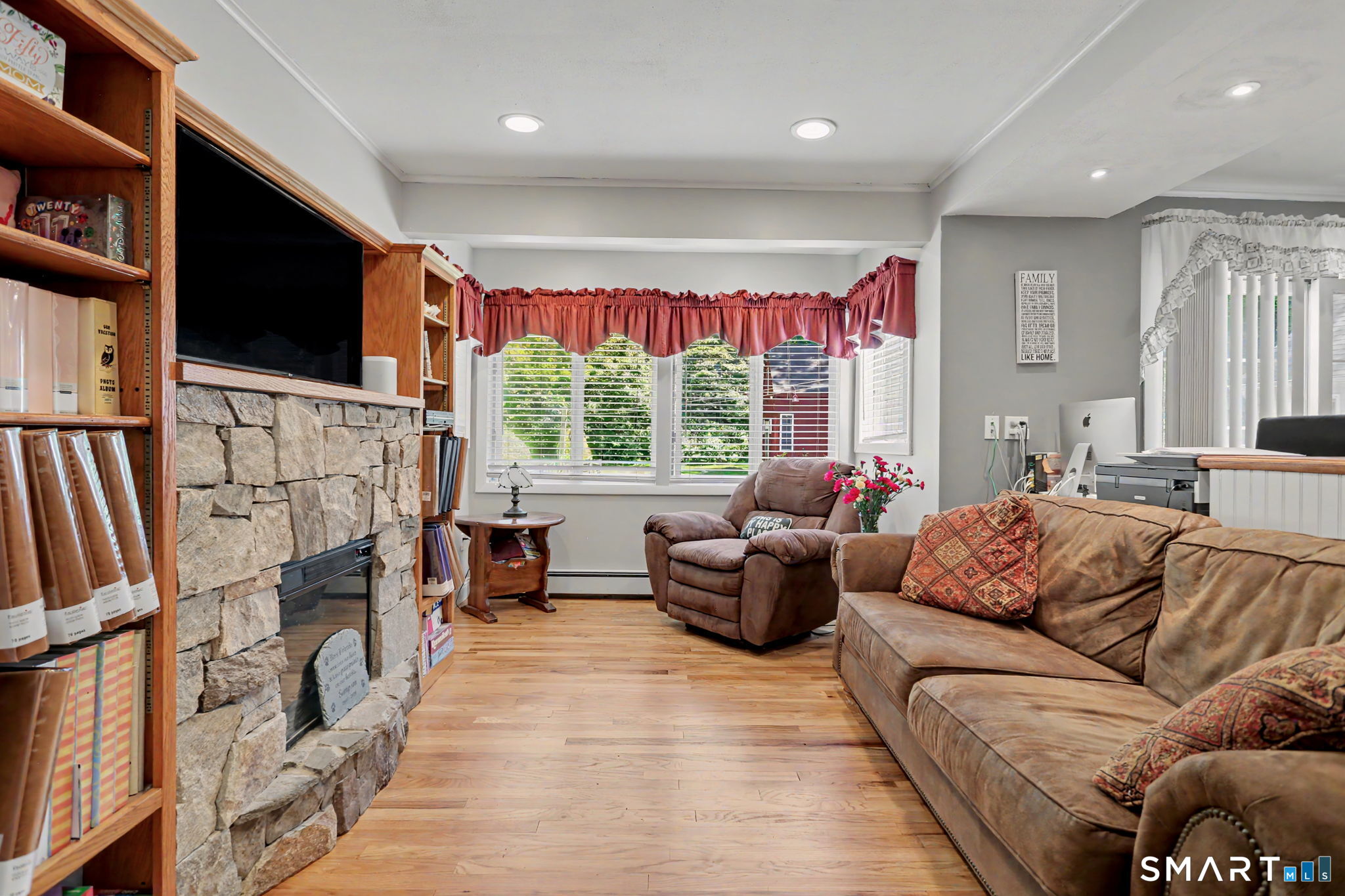 14 Peters Road Trumbull, CT 06611 - Photo 15 of 40