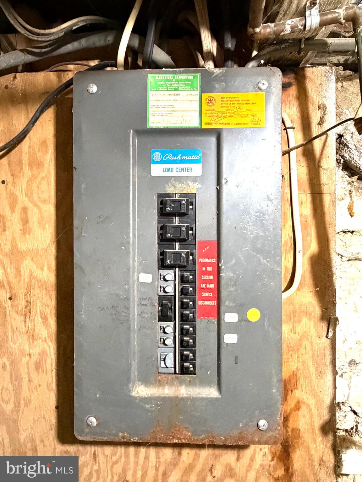 526 South 11th Street Reading, PA 19602 - Photo 17 of 22 a view of a entryway door