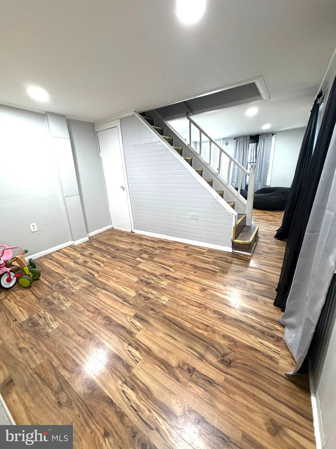 526 South 11th Street Reading, PA 19602 - Photo 7 of 22 a view of entryway