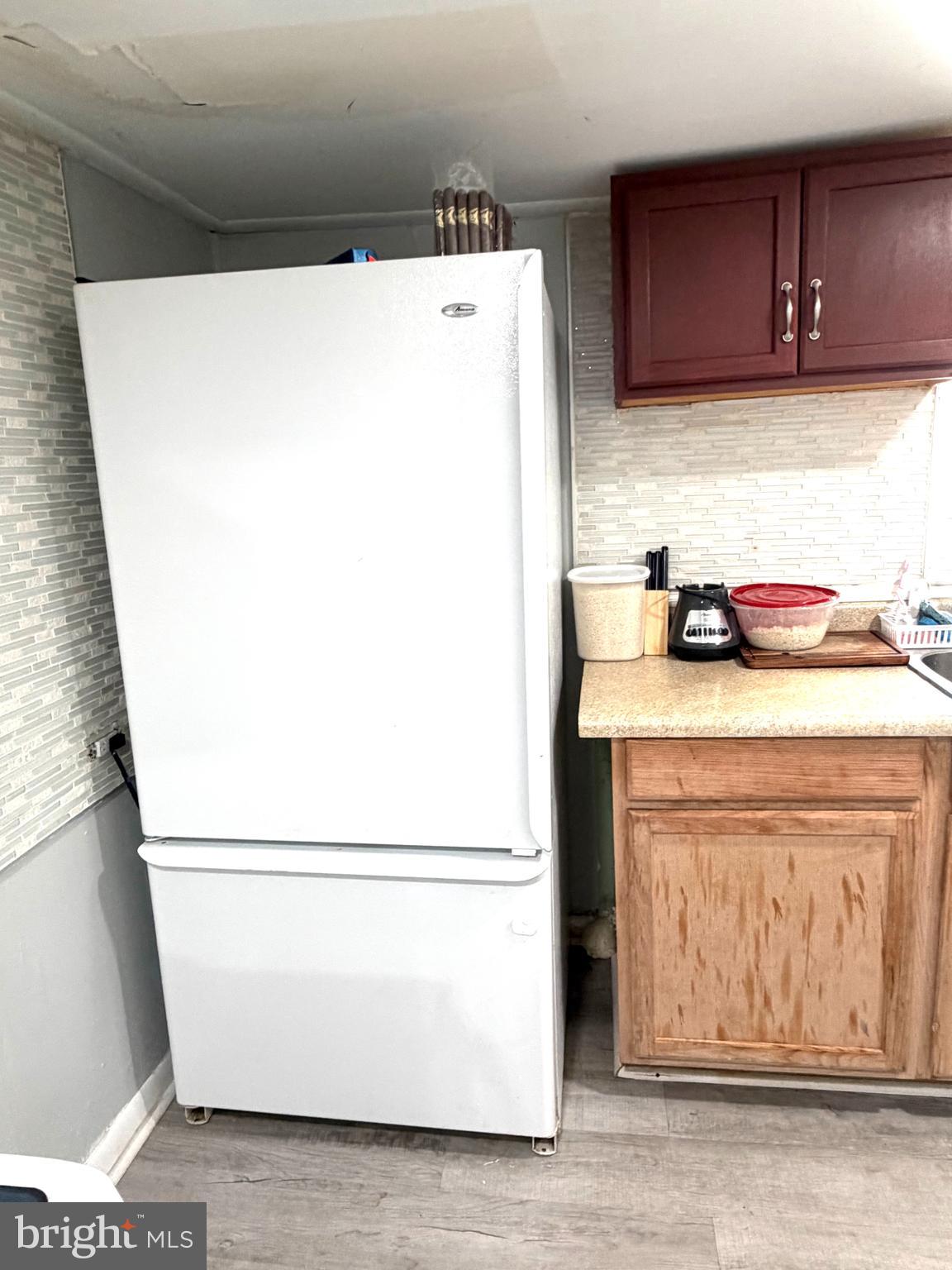 526 South 11th Street Reading, PA 19602 - Photo 8 of 22 a utility room with dryer and washer