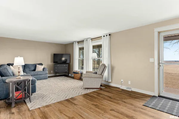 $649,900 | 21184 Allentown Road, Pekin, IL 61554