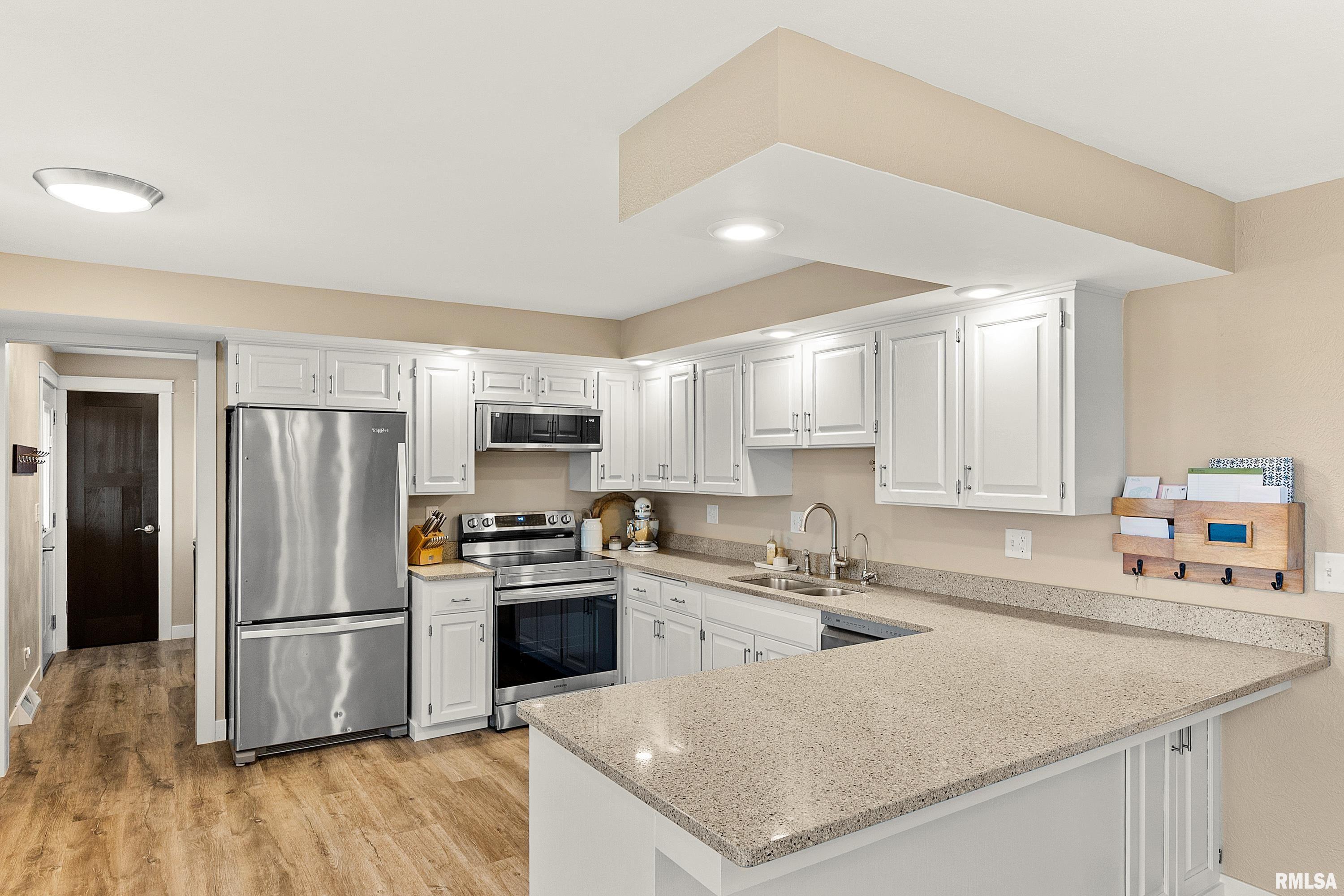 21184 Allentown Road Pekin, IL 61554 - Photo 21 of 58