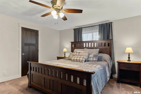 $649,900 | 21184 Allentown Road, Pekin, IL 61554