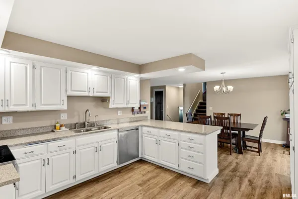 $634,800 | 21184 Allentown Road, Pekin, IL 61554