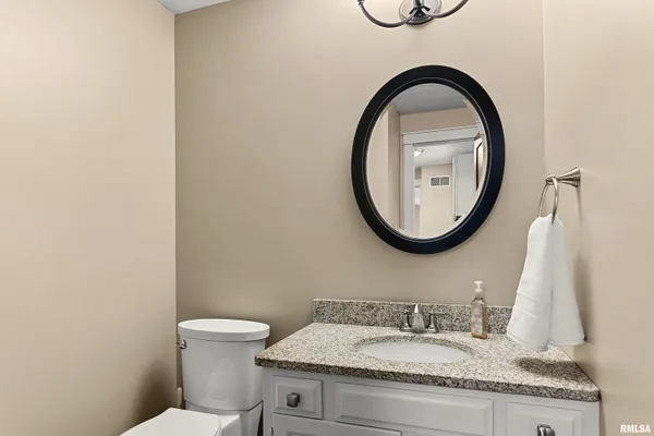 $634,800 | 21184 Allentown Road, Pekin, IL 61554