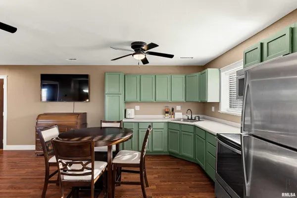 $649,900 | 21184 Allentown Road, Pekin, IL 61554