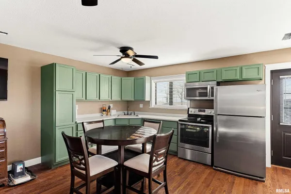 $649,900 | 21184 Allentown Road, Pekin, IL 61554