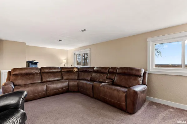 $634,800 | 21184 Allentown Road, Pekin, IL 61554