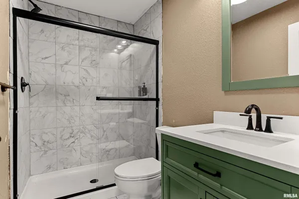 $649,900 | 21184 Allentown Road, Pekin, IL 61554