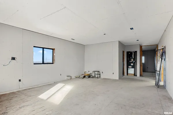 $649,900 | 21184 Allentown Road, Pekin, IL 61554