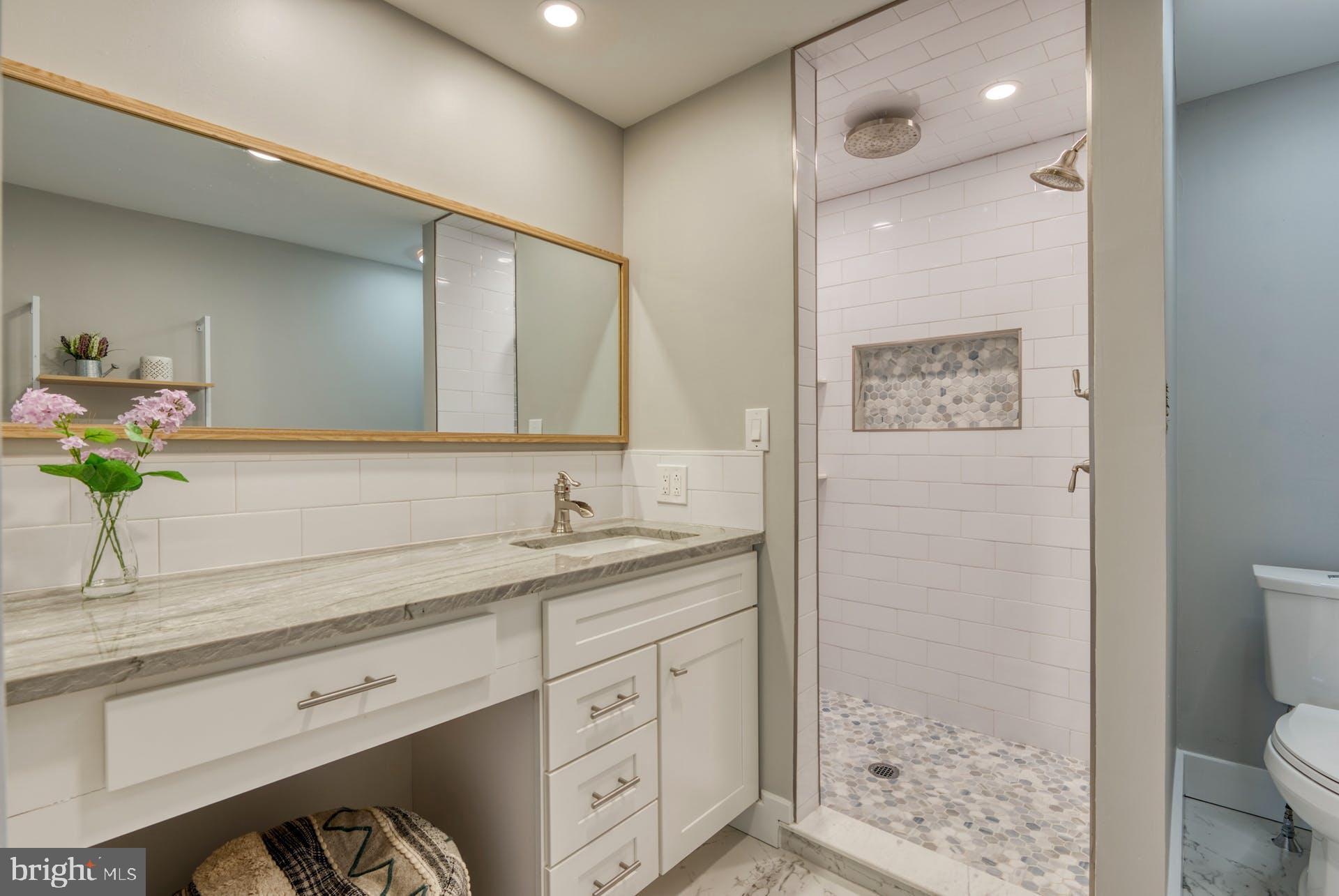 36937 North Fork Road Purcellville, VA 20132 - Photo 33 of 78 Bathroom 2