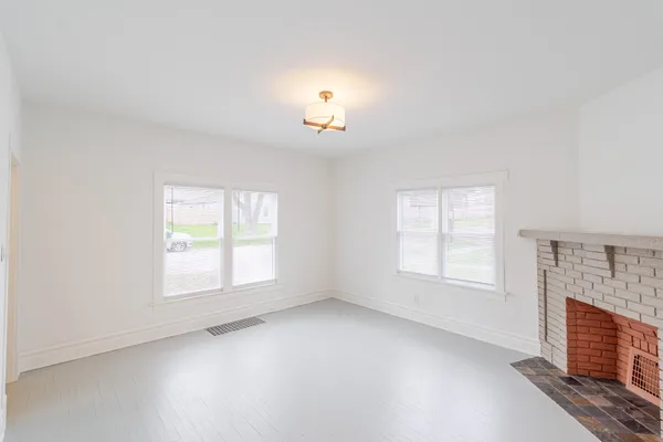 $2,500 | 306 Brown Street, Valparaiso, IN 46383