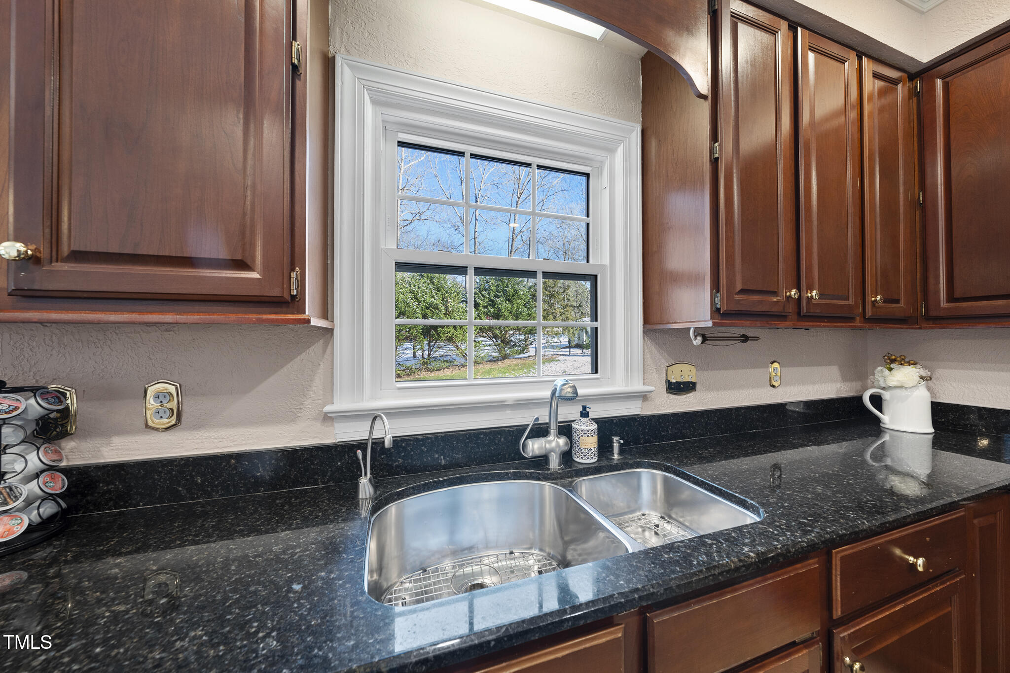 12016 Pembridge Lane Raleigh, NC 27613 - Photo 13 of 52 12016 Pembridge Ln